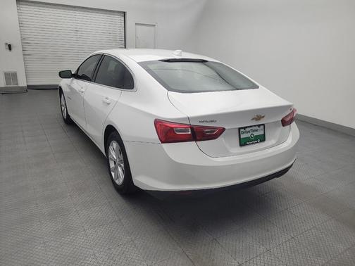 Summit White 2023 Chevrolet Malibu FWD 1LT