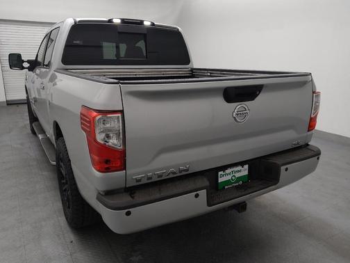 2017 Nissan Titan SL