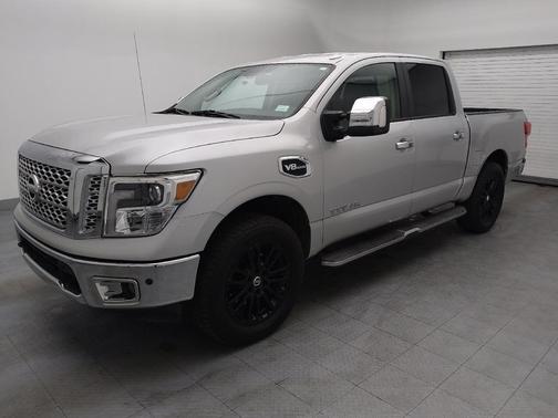 2017 Nissan Titan SL