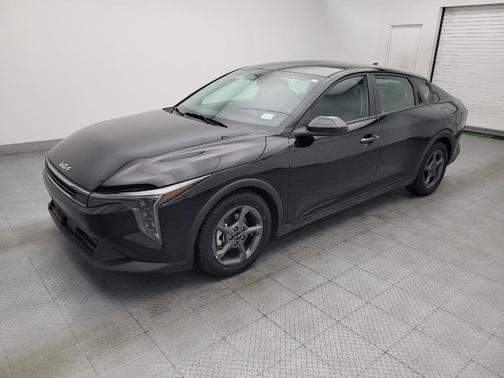 Aurora Black Pearl 2025 Kia K4 LXS