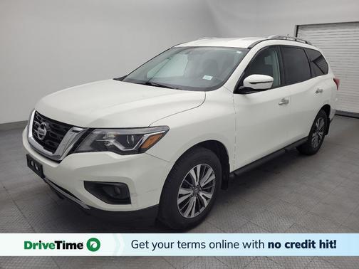 White 2017 Nissan Pathfinder SV