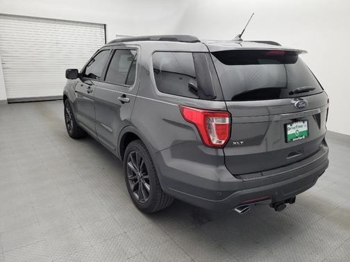Magnetic Metallic 2018 Ford Explorer XLT