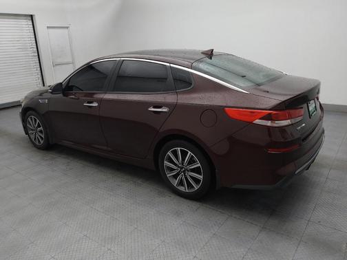 Sangria 2019 Kia Optima LX