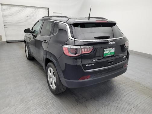 Diamond Black Crystal Pearlcoat 2021 Jeep Compass Latitude