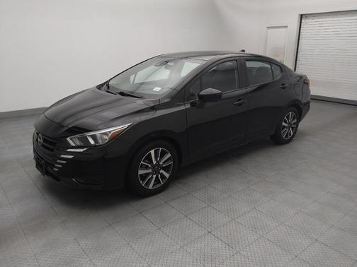 Super Black 2023 Nissan Versa 1.6 SV