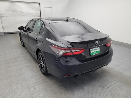 Midnight Black Metallic 2022 Toyota Camry SE