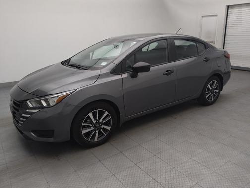 Gun Metallic 2024 Nissan Versa 1.6 S