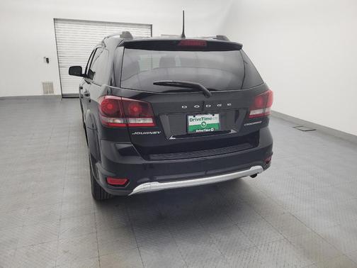 Pitch Black Clearcoat 2019 Dodge Journey Crossroad
