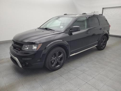 Pitch Black Clearcoat 2019 Dodge Journey Crossroad