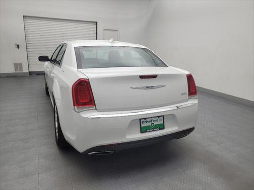 2021 Chrysler 300 Touring