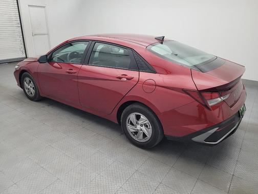 Ultimate Red 2025 Hyundai ELANTRA SE