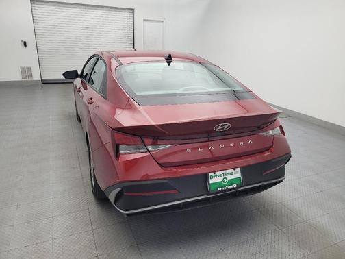 Ultimate Red 2025 Hyundai ELANTRA SE