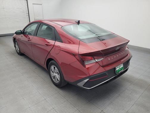 Ultimate Red 2025 Hyundai ELANTRA SE