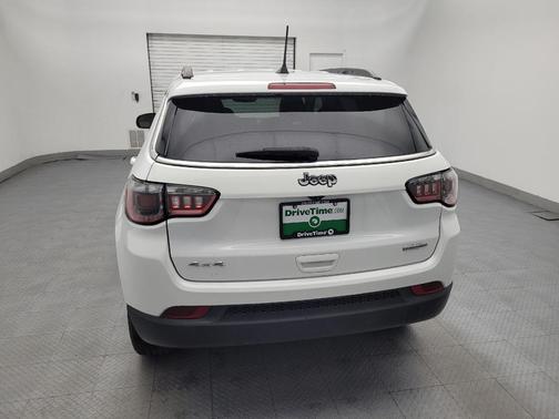 Bright White Clearcoat 2022 Jeep Compass Latitude