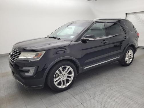 Black 2017 Ford Explorer XLT