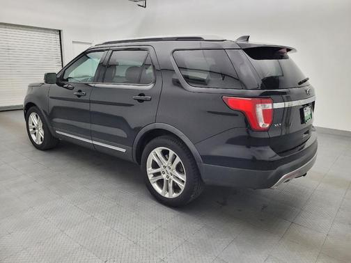 Black 2017 Ford Explorer XLT