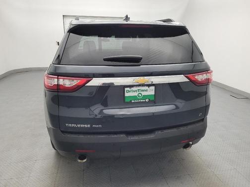 Graphite Metallic 2021 Chevrolet Traverse LT Cloth