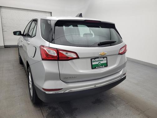 Silver Ice Metallic 2018 Chevrolet Equinox LS