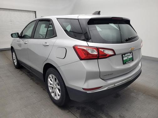 Silver Ice Metallic 2018 Chevrolet Equinox LS