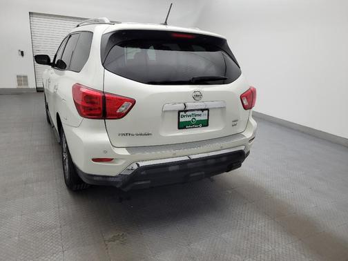 2017 Nissan Pathfinder SV