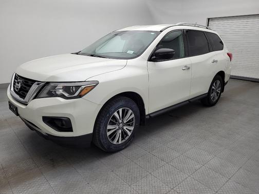 2017 Nissan Pathfinder SV