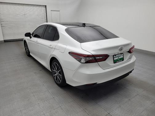 Wind Chill Pearl 2021 Toyota Camry XLE