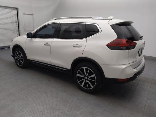 Pearl White 2017 Nissan Rogue SL