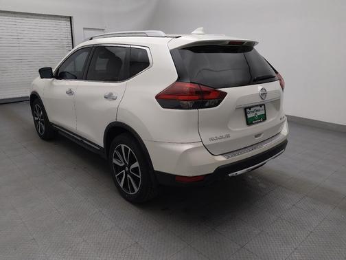 Pearl White 2017 Nissan Rogue SL