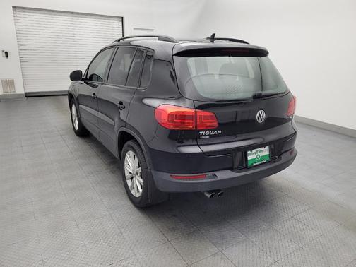 Deep Black Pearl 2017 Volkswagen Tiguan 2.0T S