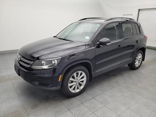 Deep Black Pearl 2017 Volkswagen Tiguan 2.0T S