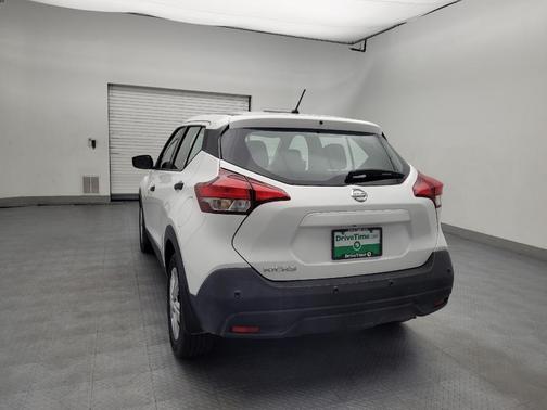 2020 Nissan Kicks S