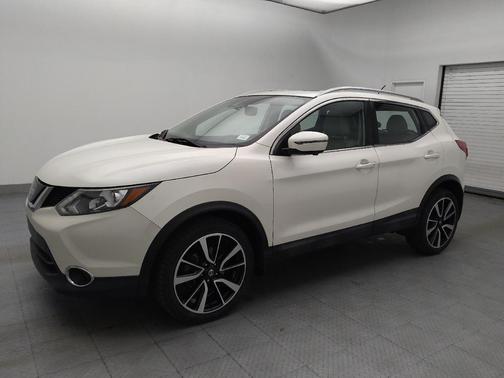 Pearl White Tricoat 2019 Nissan Rogue Sport SL