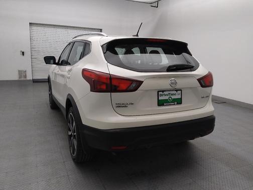 Pearl White Tricoat 2019 Nissan Rogue Sport SL