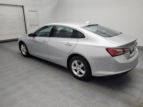 Silver Ice Metallic 2022 Chevrolet Malibu FWD LT