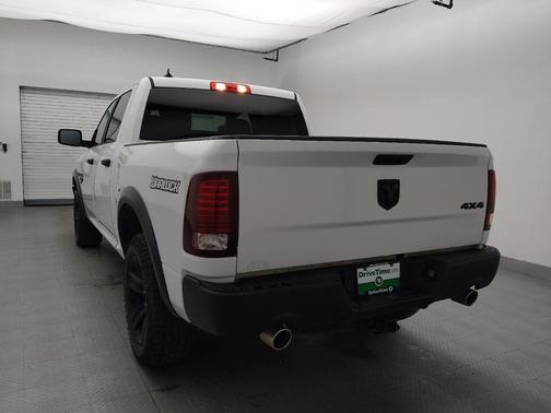 Bright White Clearcoat 2021 RAM 1500 Classic Warlock Crew Cab 4x4 5'7' Box