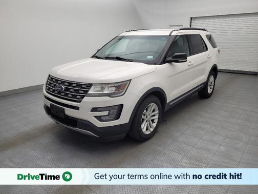 White Platinum Metallic Tri-Coat 2017 Ford Explorer XLT