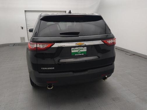 Mosaic Black Metallic 2020 Chevrolet Traverse LS