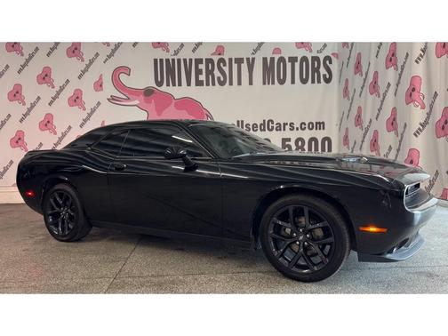 Pitch Black Clearcoat 2020 Dodge Challenger SXT