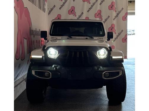 Bright White Clearcoat 2018 Jeep Wrangler Sahara
