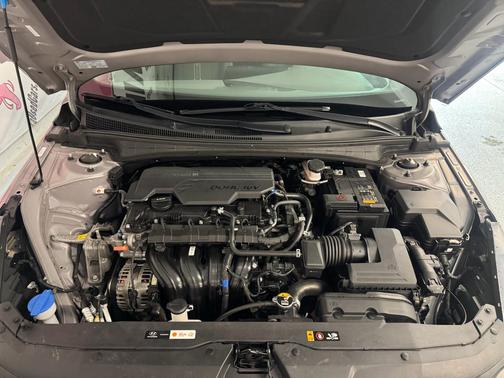 Fluid Metal 2022 Hyundai ELANTRA SEL