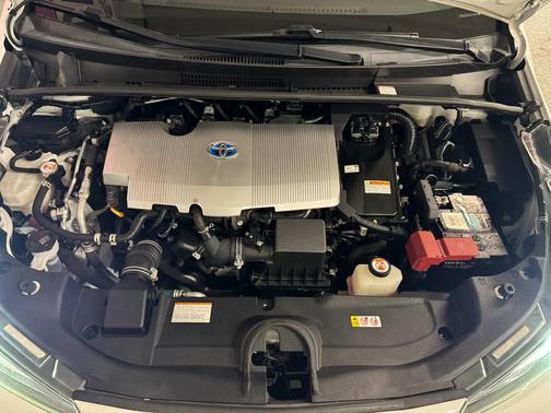 2021 Toyota Prius XLE