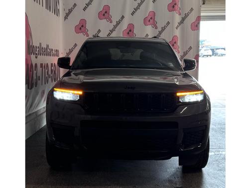 Baltic Gray Metallic Clearcoat 2023 Jeep Grand Cherokee L Altitude