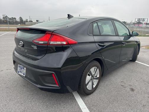 2018 Hyundai IONIQ Hybrid Blue