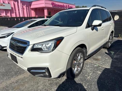 Crystal White Pearl 2017 Subaru Forester 2.5i Touring