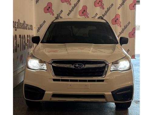 Crystal White Pearl 2017 Subaru Forester 2.5i