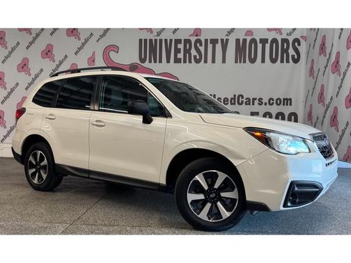 Crystal White Pearl 2017 Subaru Forester 2.5i