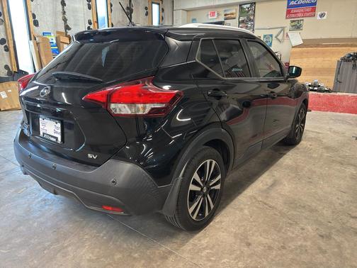 2020 Nissan Kicks SV