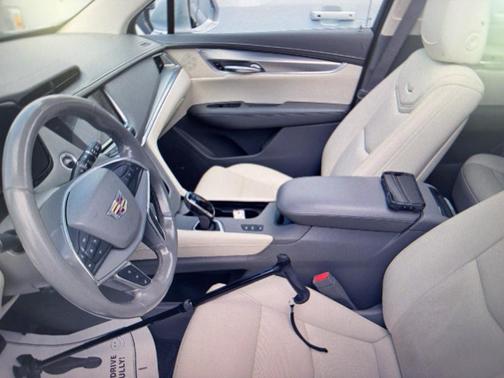 Radiant Silver Metallic 2019 Cadillac XT5 Premium Luxury