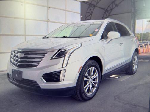 Radiant Silver Metallic 2019 Cadillac XT5 Premium Luxury
