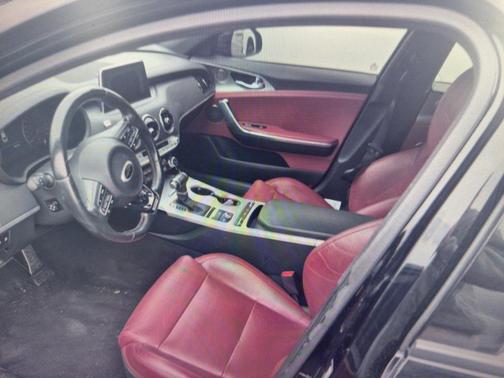 2018 Kia Stinger GT1